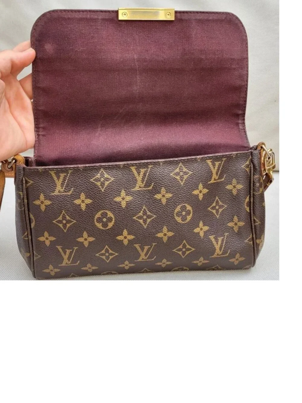 LOUIS VUITTON Favorite MM Monogram Bag - Picture 2 of 16